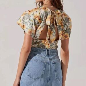 NWT ASTR The Label Tie Back Sunflower Crop Satin Blouse Size XS